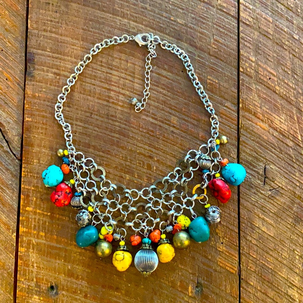 Necklace with variety in natural stones